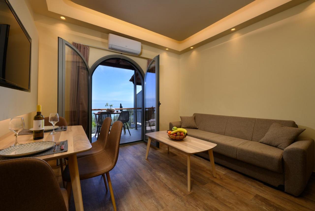 Seven Keys Luxury Suites Achílleion Eksteriør billede