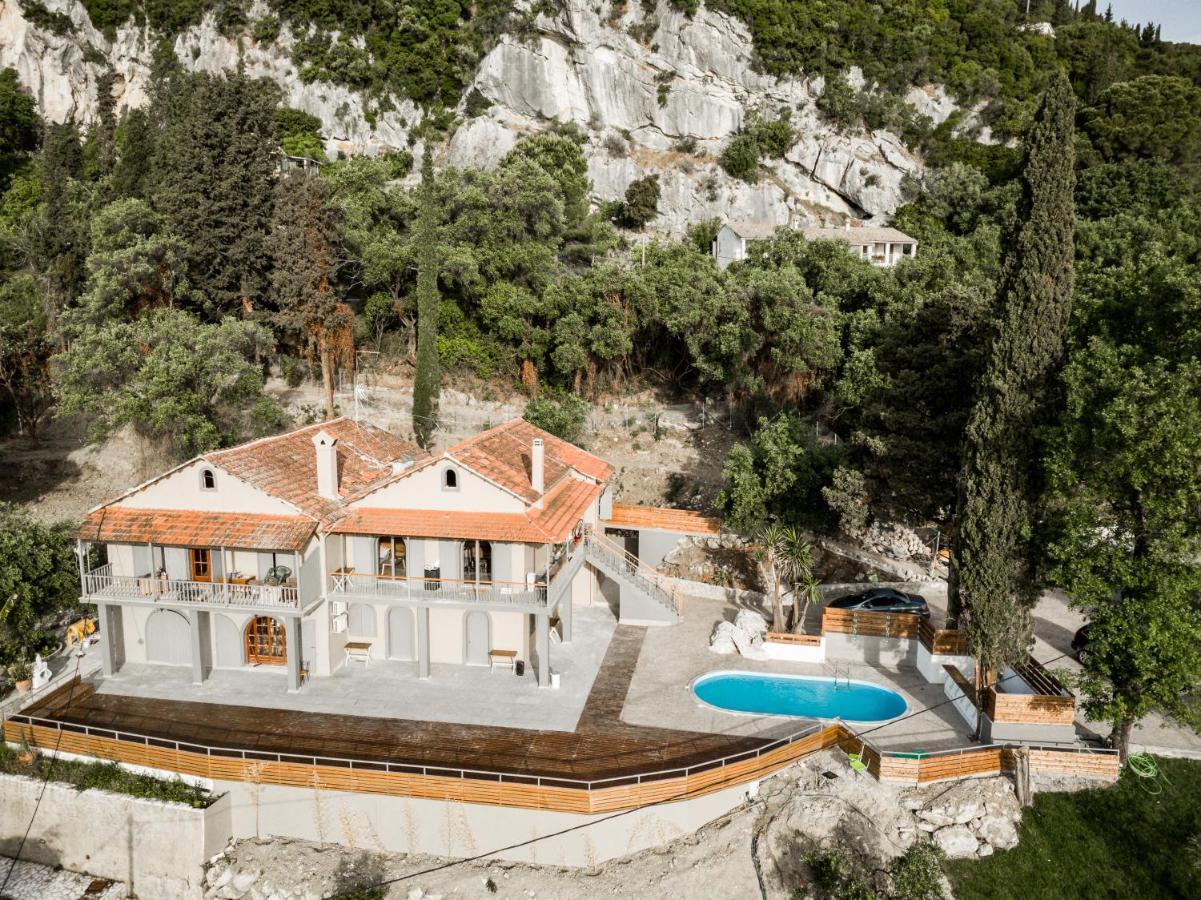 Seven Keys Luxury Suites Achílleion Eksteriør billede