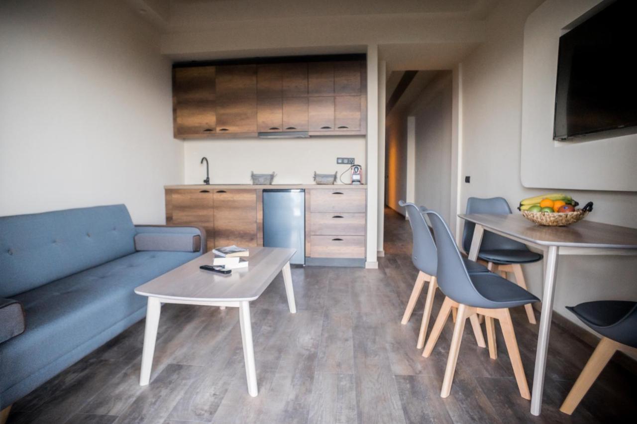 Seven Keys Luxury Suites Achílleion Eksteriør billede